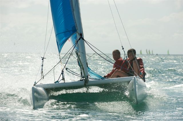  Catamaran sports navigation 